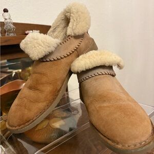 UGG McKay Ankle Boots in Chestnut Size 7.5 US/38.5 EU
